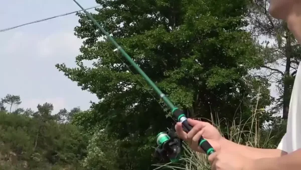 053b436d2d2fb9f5fe6fd9b4465f2086.webp Telescopic Fishing Rod 5 2 1 Spinning Fishing Reel With Fishing Lure Set 1 8M 6ft