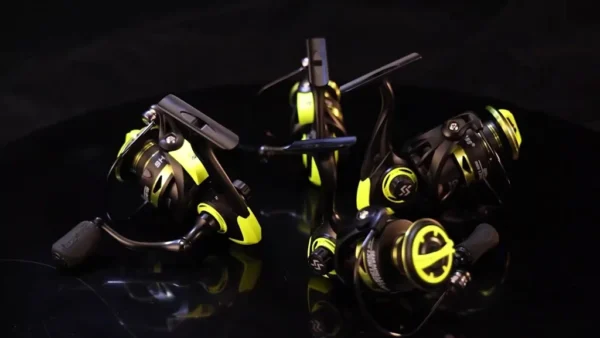 Spinning Fishing Reel Max 20LBS Drag Powerful 5 2 1 High speed Mental Waterproof Rotating Reel for Bass Trout Suitable Free Hooks